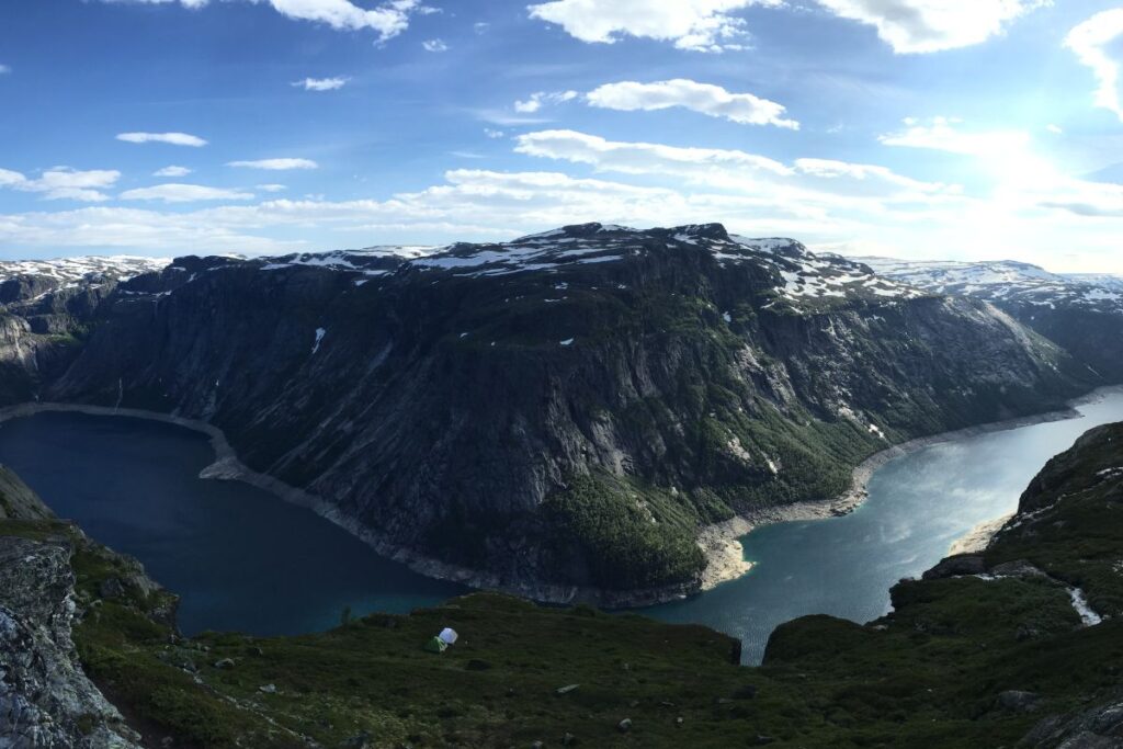 trilha de trolltunga na noruega