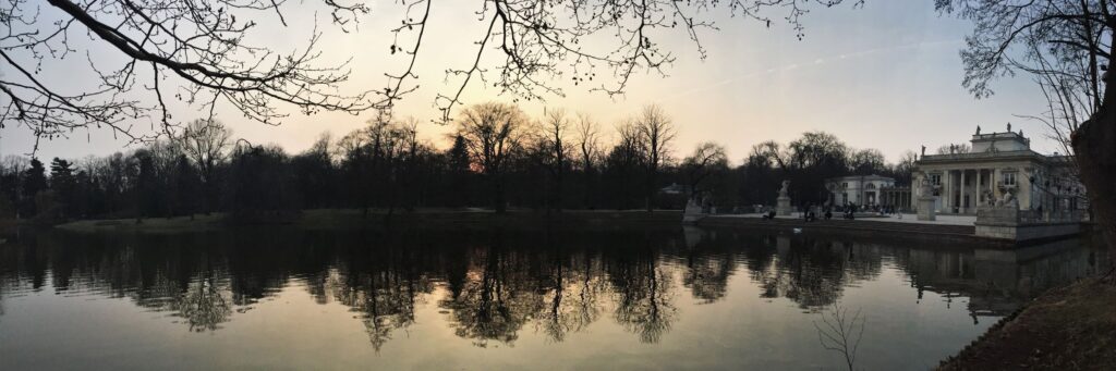 visao panoramica do parque lazienki em varsovia