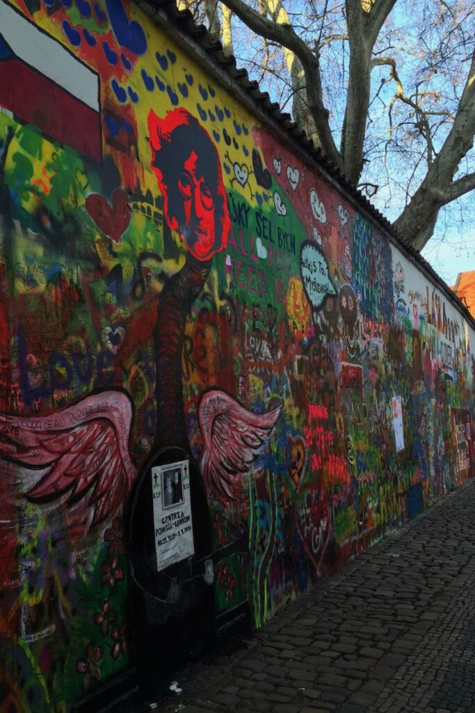 mural do john lennon em praga