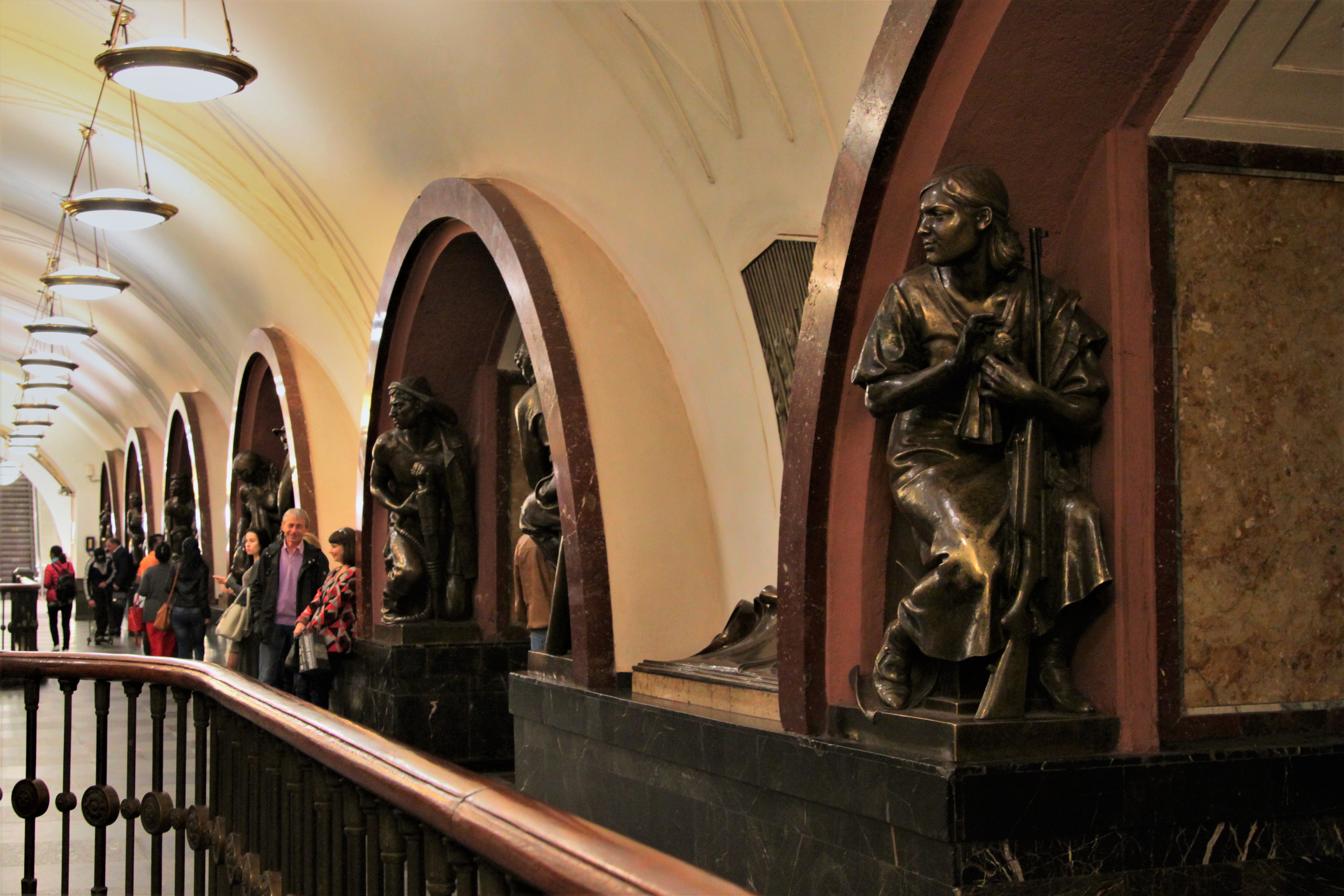estação Ploschad Revolutsii