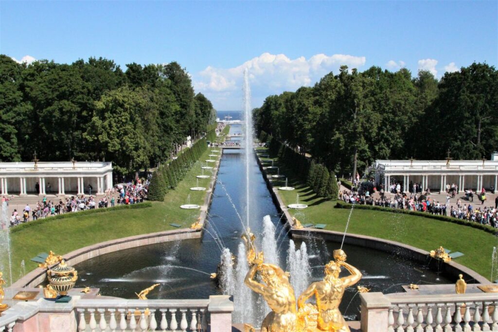 Palácio de Peterhof em São Petersburgo