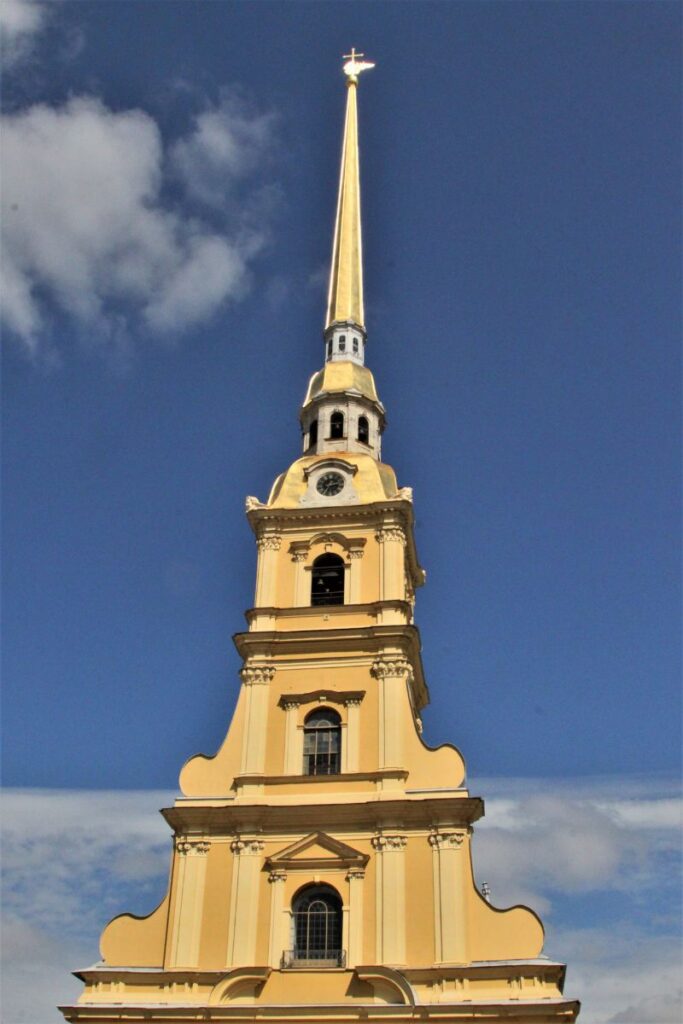 Catedral na Fortaleza de São Pedro e São Paulo, em São Petersburgo