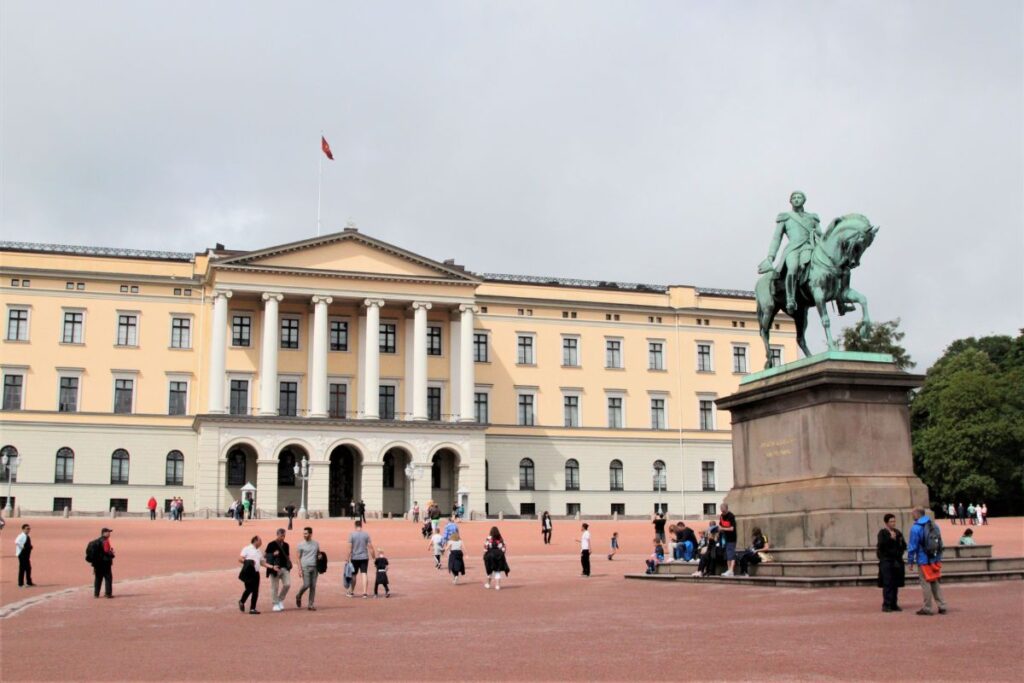 palacio real em oslo noruega
