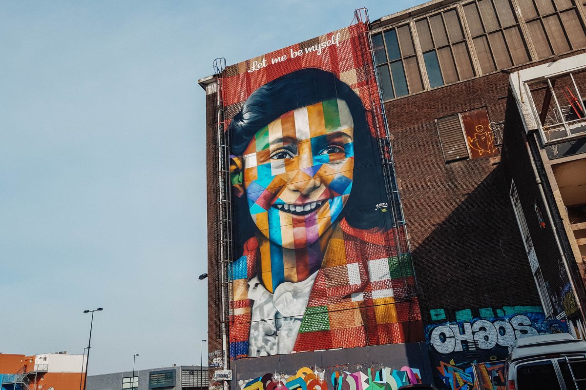 mural da anne frank em amsterda