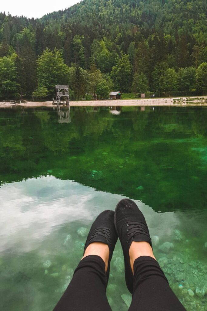 lago jasna, no Parque Triglav, na Eslovenia