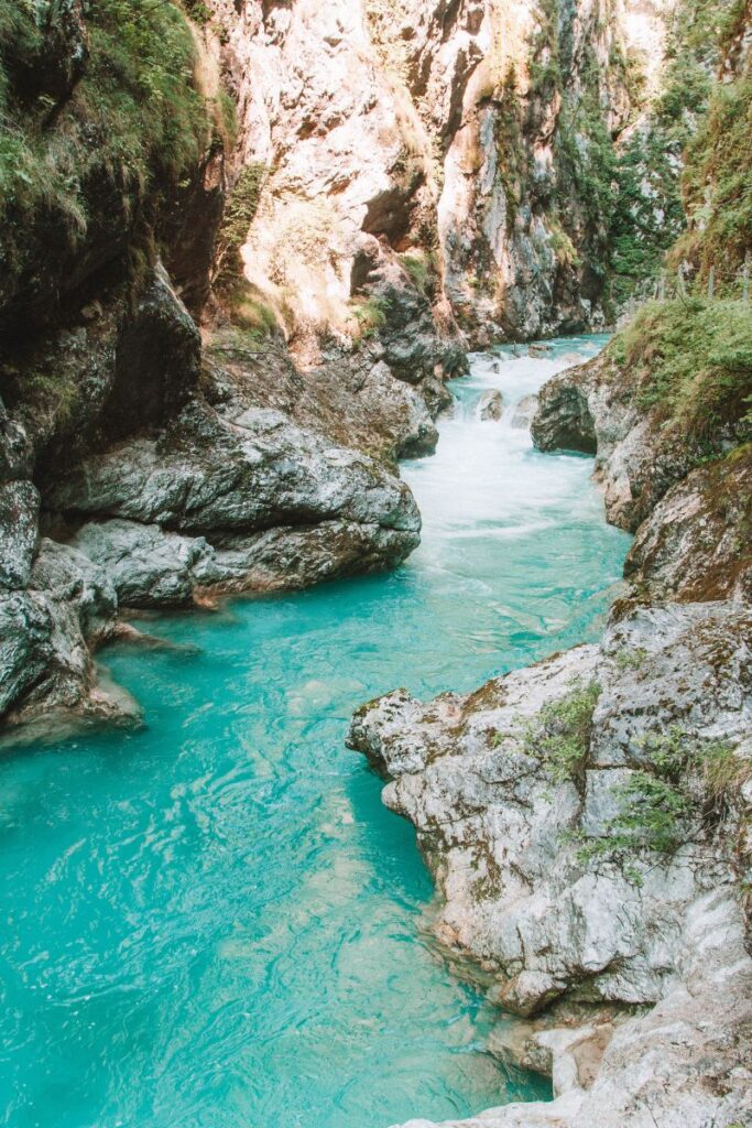 rio tolmin na eslovenia