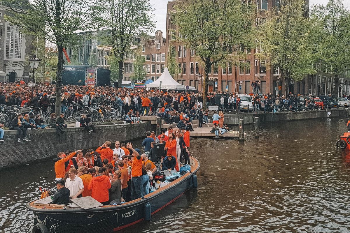 comemoracoes do dia do rei em amsterda, na holanda