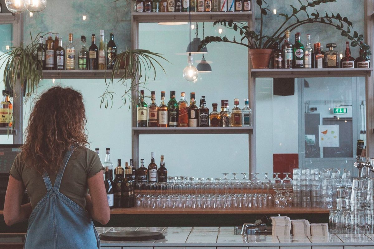 bar em maastricht, na holanda