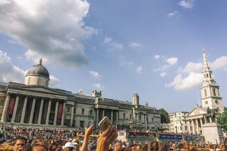 trafalgar square em dia de evento em londres