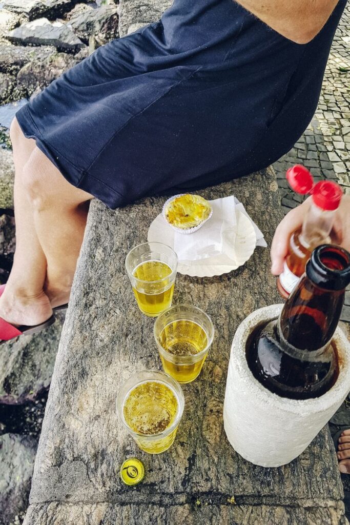 cerveja na mureta da urca no rio