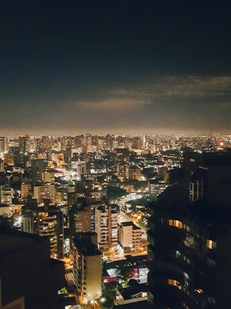 curitiba de noite