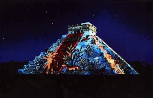 chichen itza night show