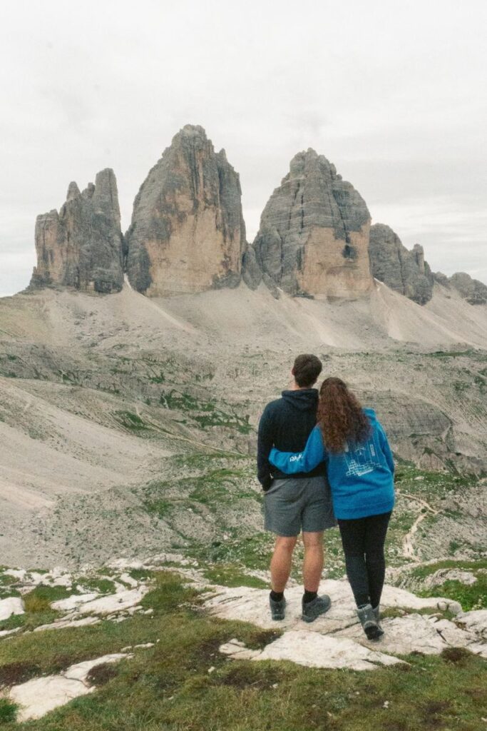 trilha de tre cime di lavaredo nas dolomitas