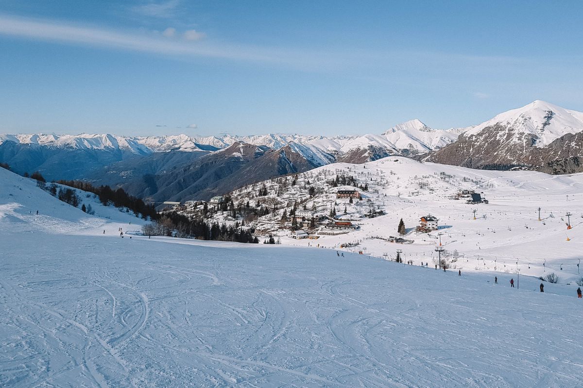 montanhas nevadas em Piani di Bobbio, na Itália