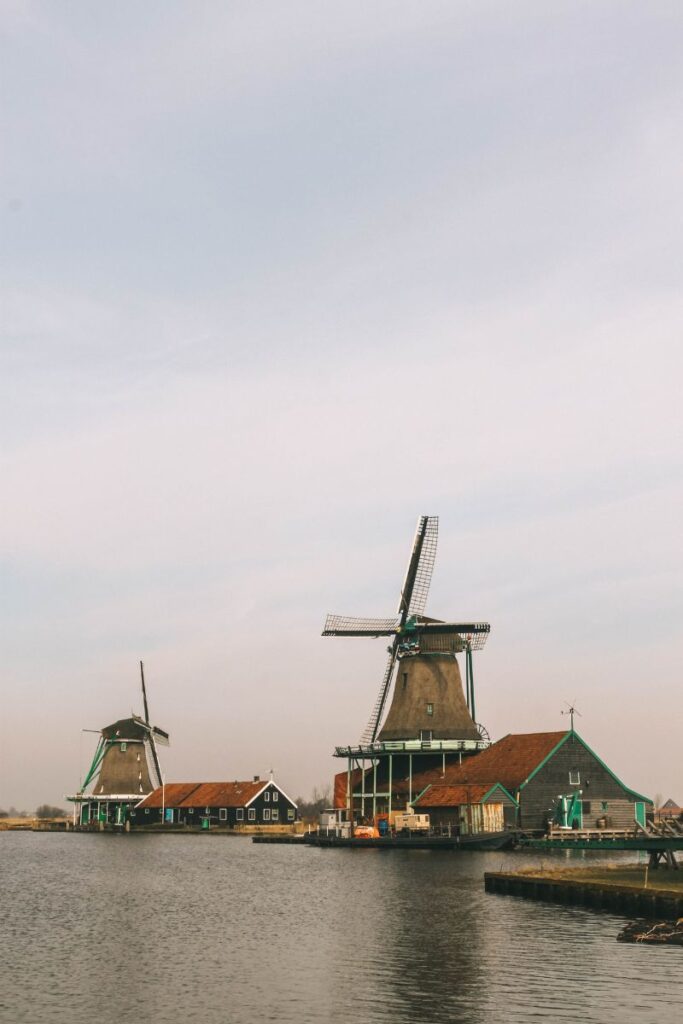 moinho tradicional holandês em Zaanse Schans