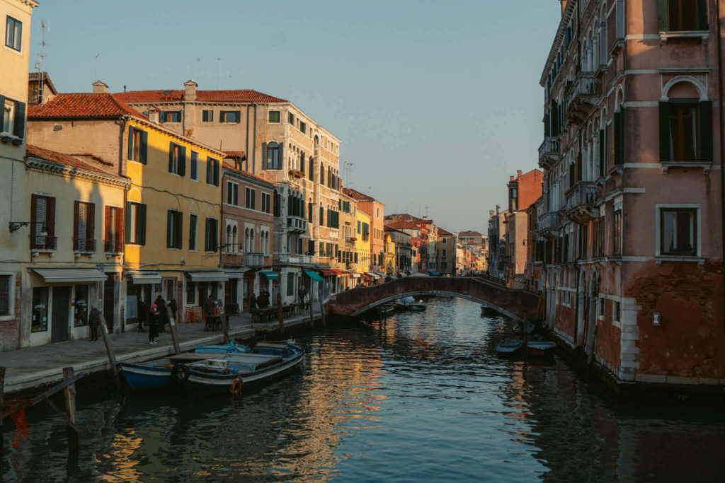 melhor bairro para se hospedar em veneza.