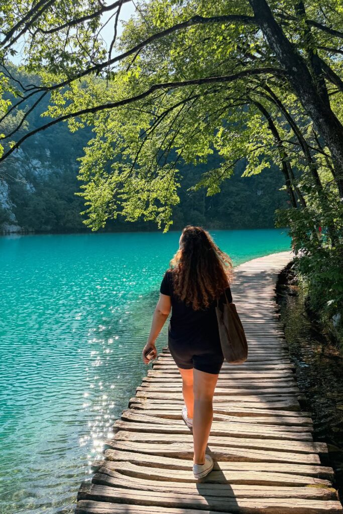 fe spolaor visitando os lagos plitvice na croacia