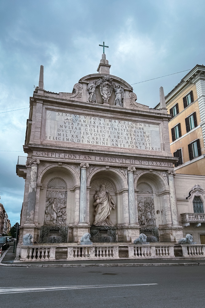 fonte de moises em roma