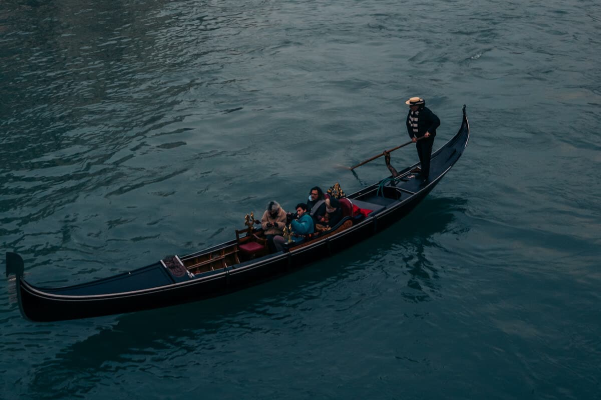 gondola nos canais de veneza