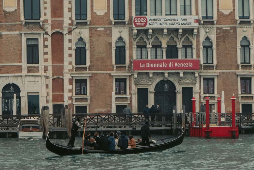 traghetto um transporte publico em veneza