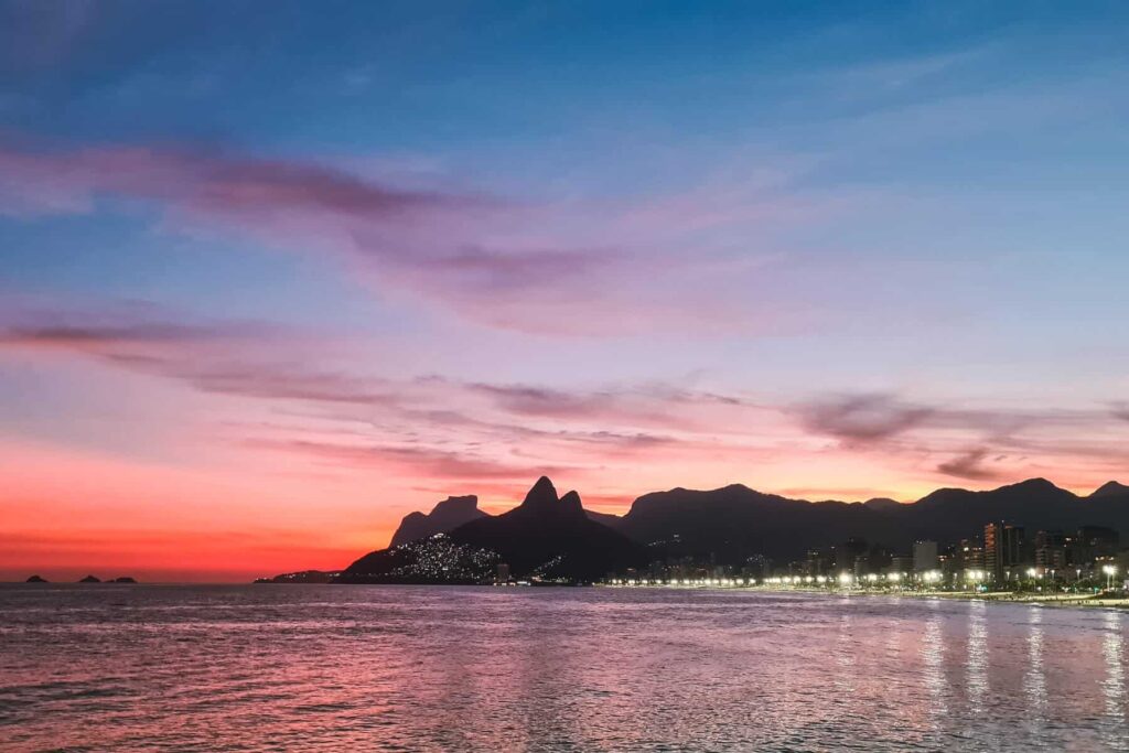 por do sol no arpoador em ipanema