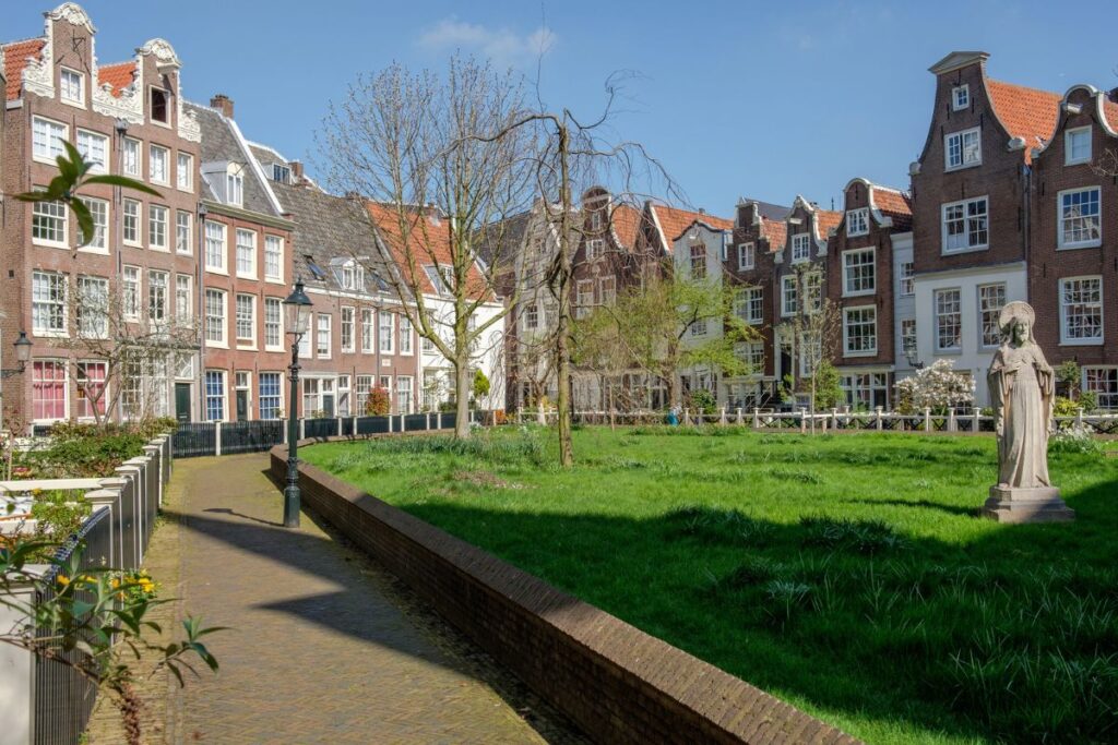 beginjhof em amsterdam