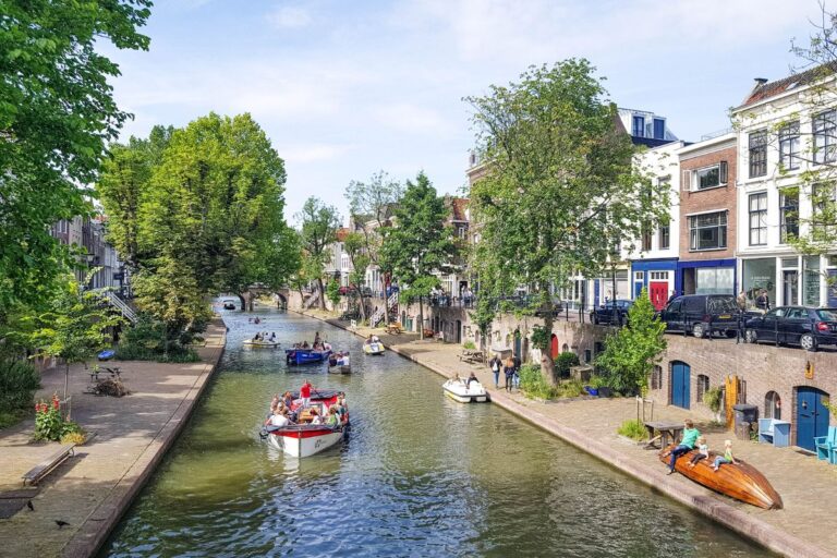 canais de utrecht na holanda