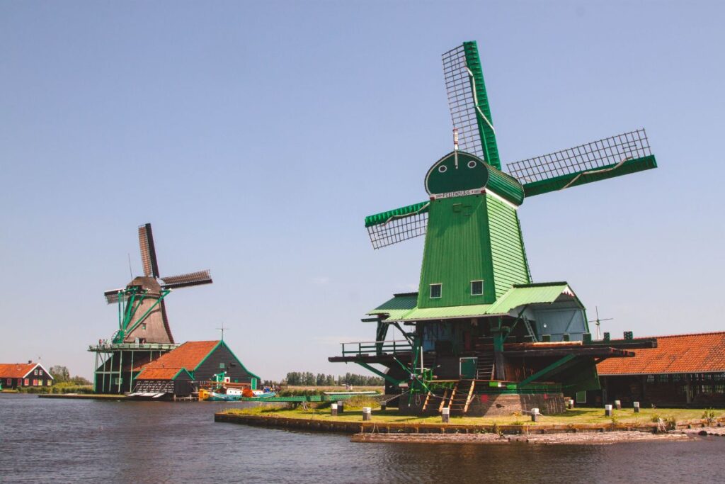 moinhos em zaanse schans na holanda