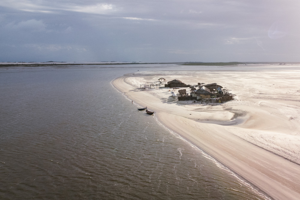 bares de praia em atins
