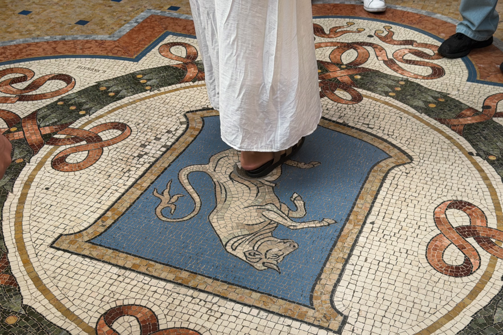lenda da galeria vittorio emanuele em milao