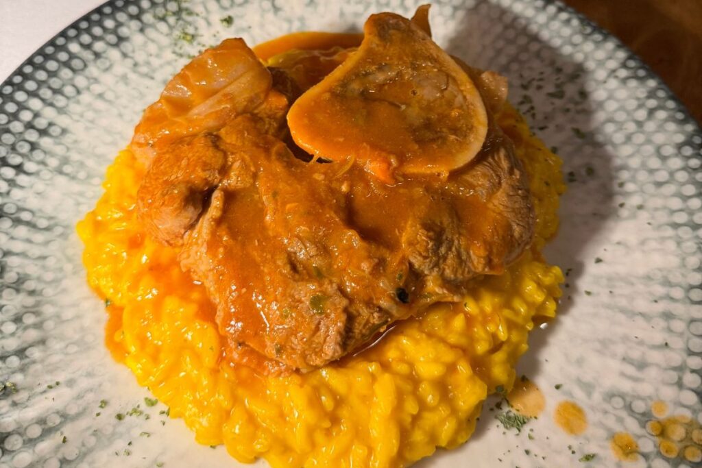 ossobuco com risoto milanes