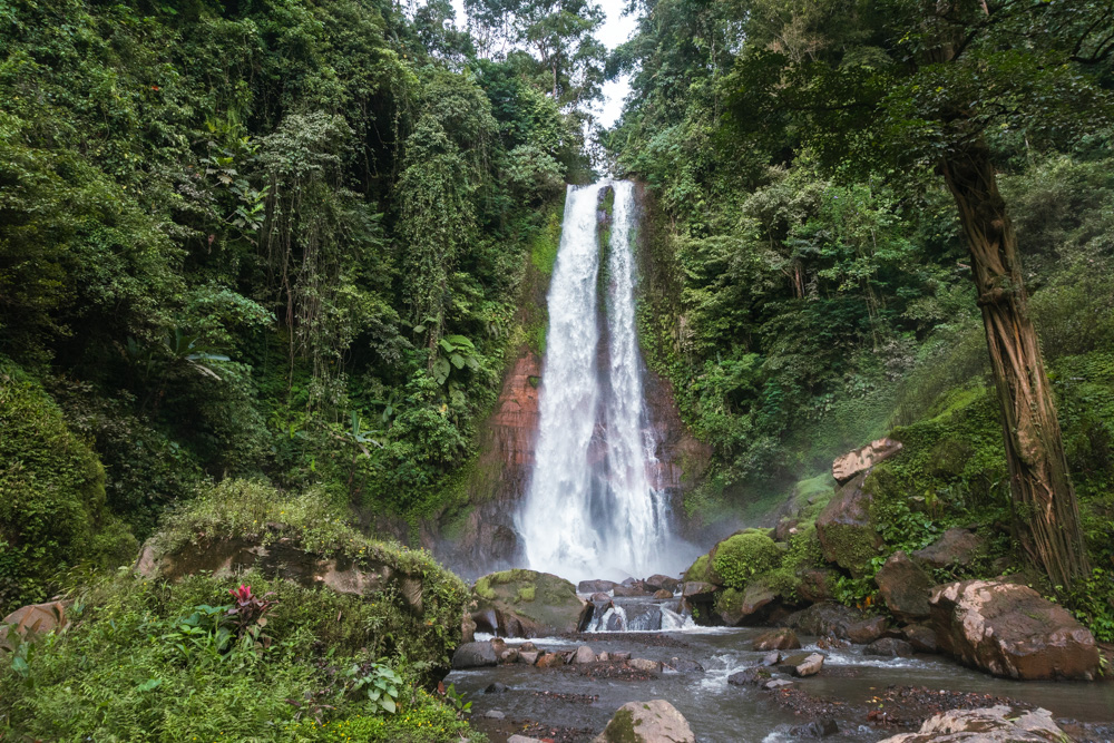 cachoeira gitgit em bali