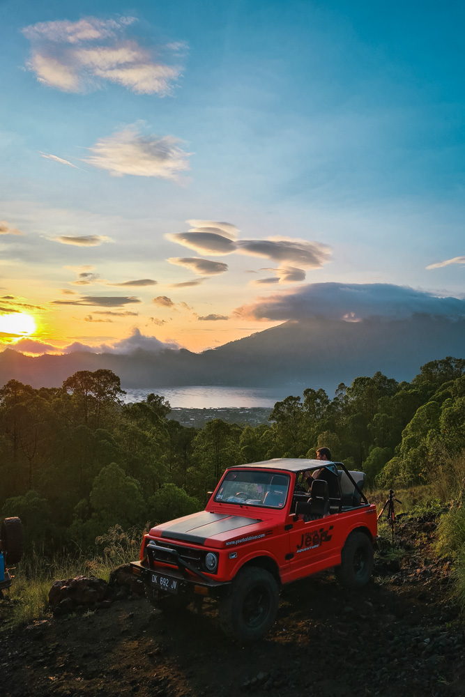 amanhecer no vulcao batur em bali