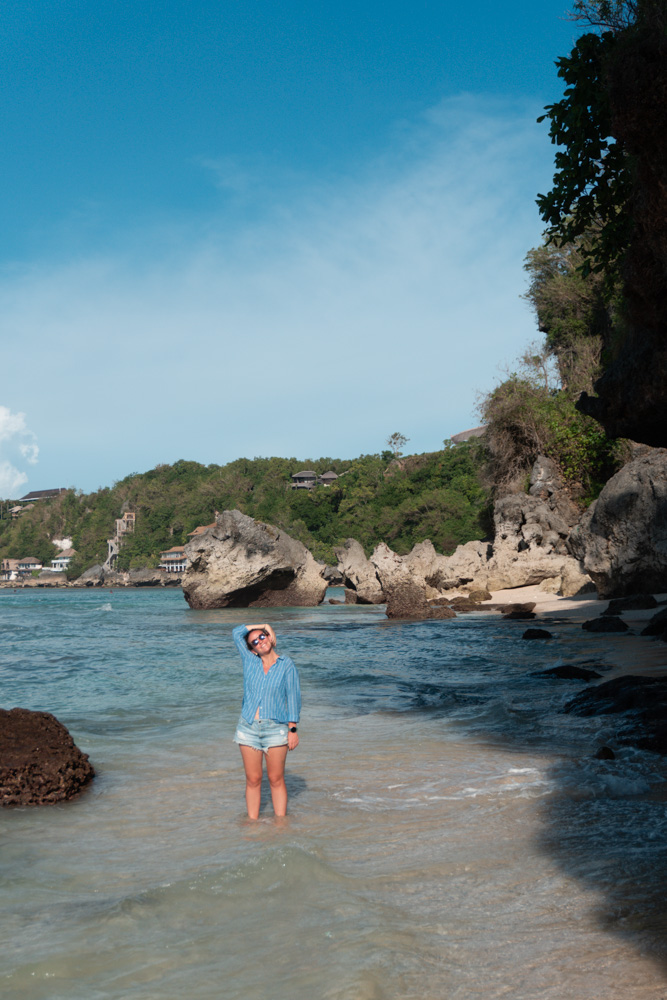 praia padang padang em bali