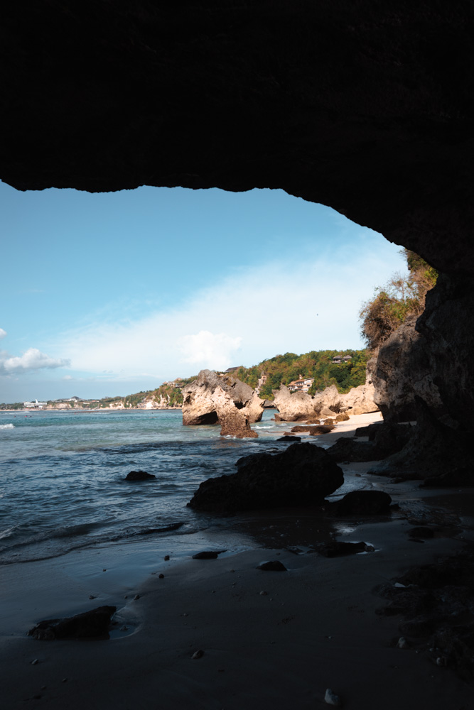 praia padang padang em bali