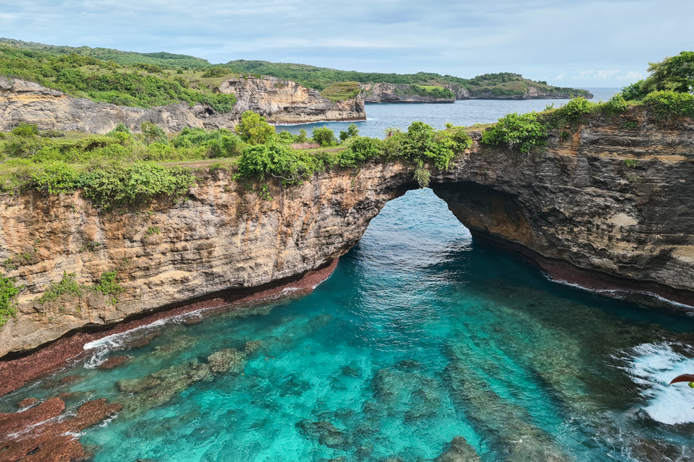 broken beach em nusa penida