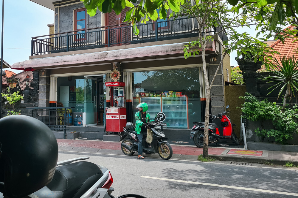 posto de gasolina em bali