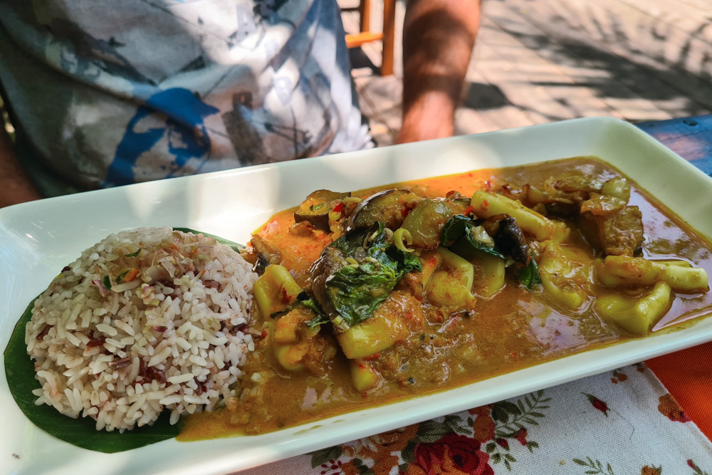 comida indonesia em canggu