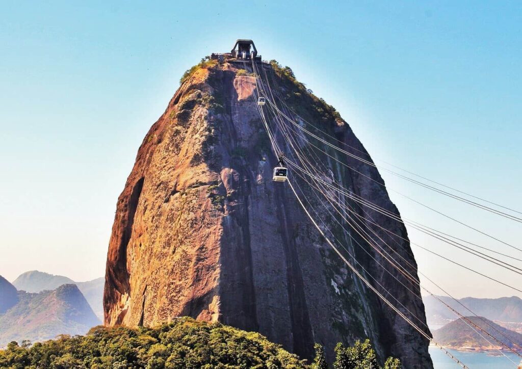 bondinho chegando no pao de acucar