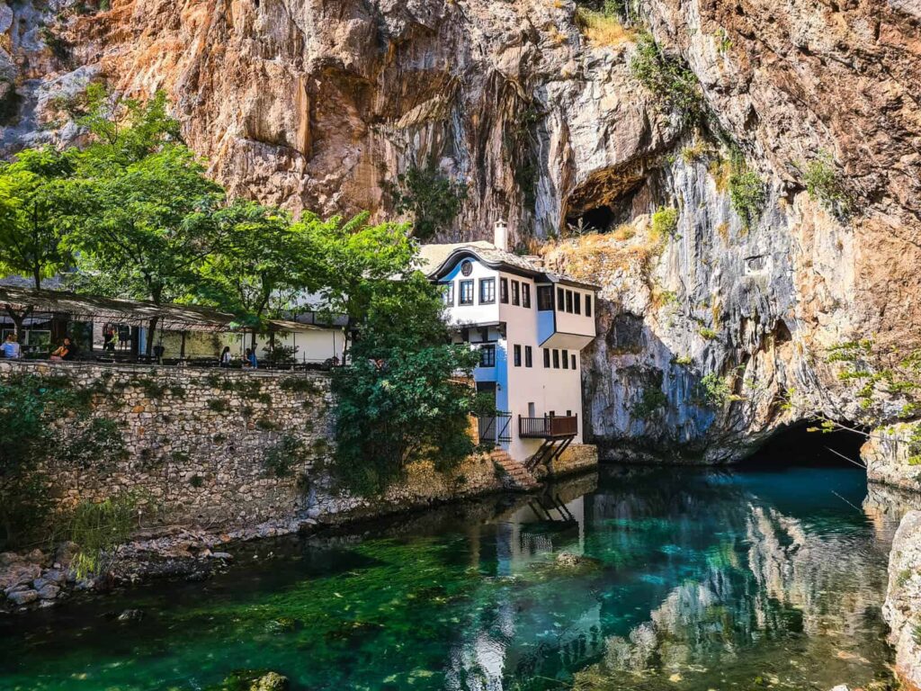 mosteiro de blagaj na bosnia